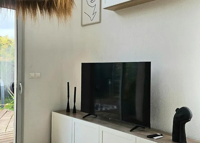 Maison Flora Дом отдыха Labarthe-sur-Leze