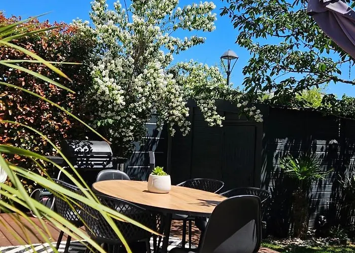 Дом отдыха Maison Flora Labarthe-sur-Leze